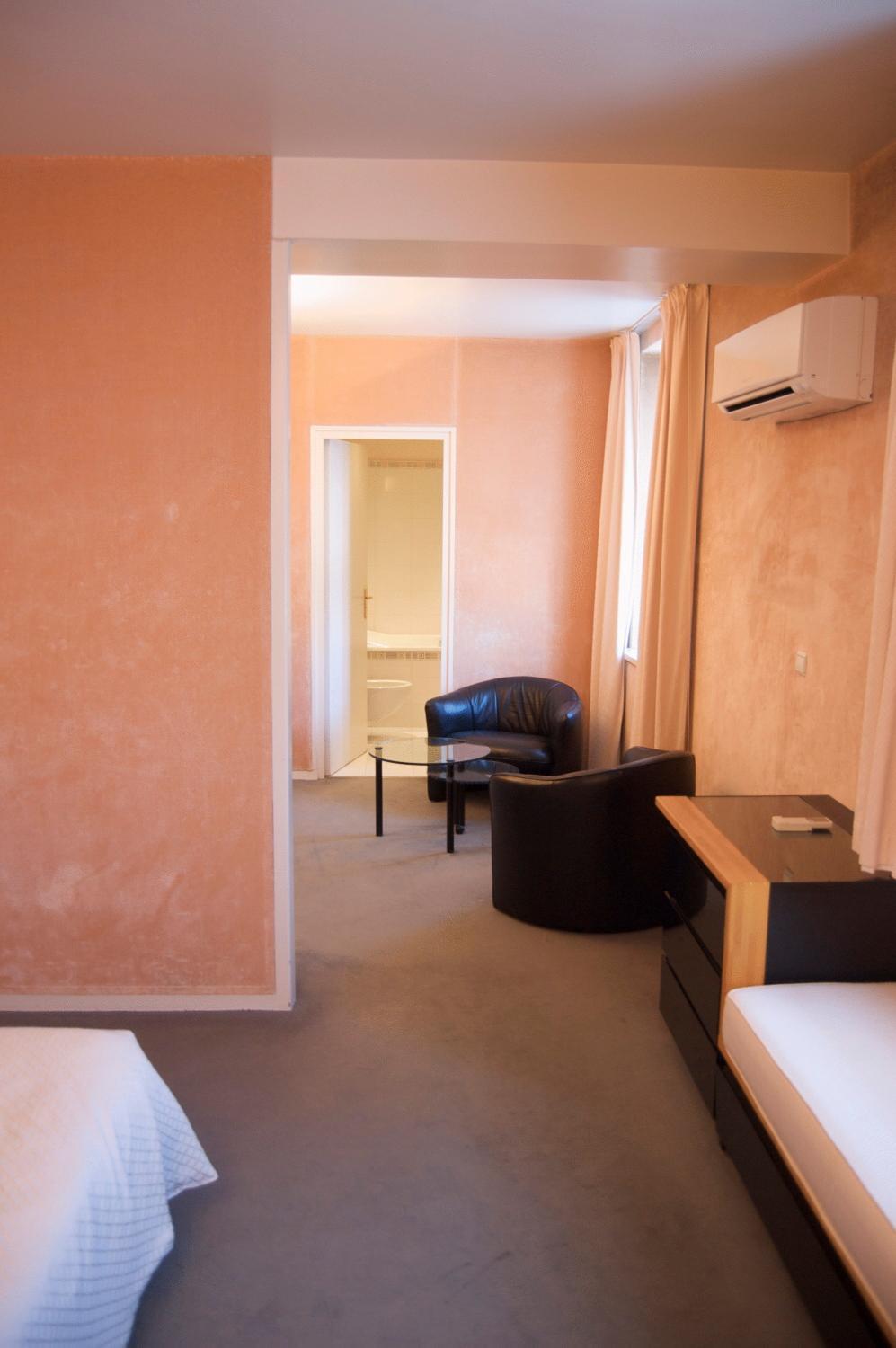 Hotel Absolue Renaissance Magny-Cours Exterior foto