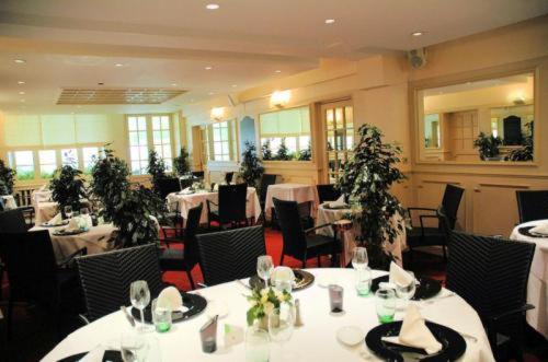 Hotel Absolue Renaissance Magny-Cours Exterior foto