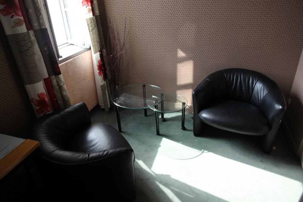 Hotel Absolue Renaissance Magny-Cours Exterior foto