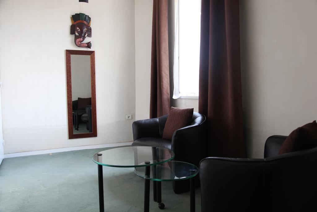 Hotel Absolue Renaissance Magny-Cours Exterior foto