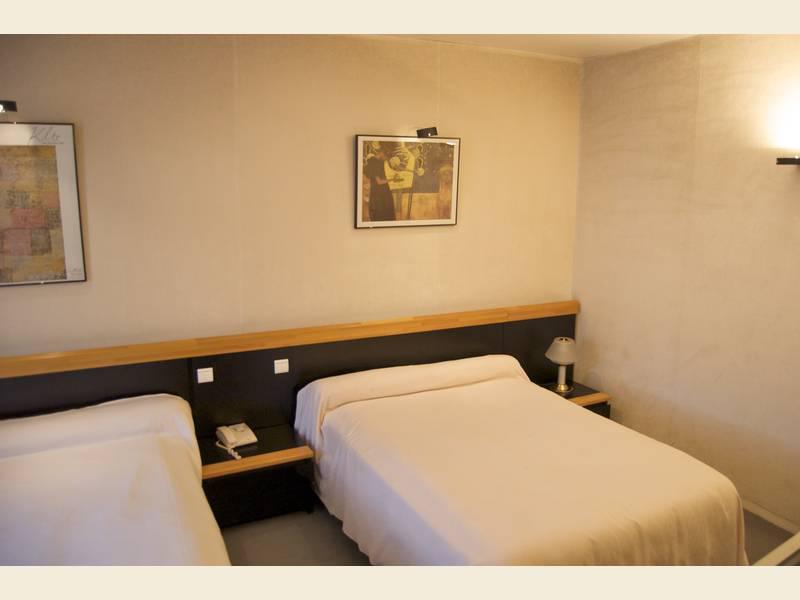 Hotel Absolue Renaissance Magny-Cours Exterior foto
