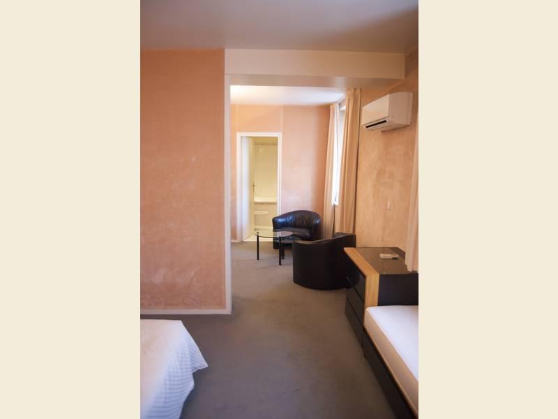 Hotel Absolue Renaissance Magny-Cours Exterior foto